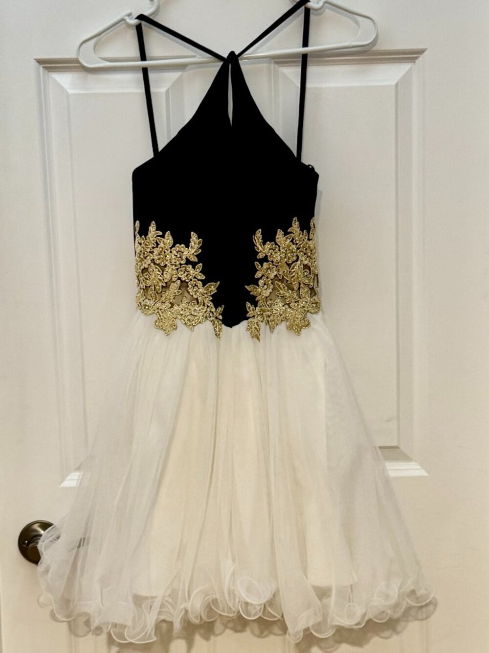 Blondie Nites spaghetti strap short formal dress w/gold accents Size 1